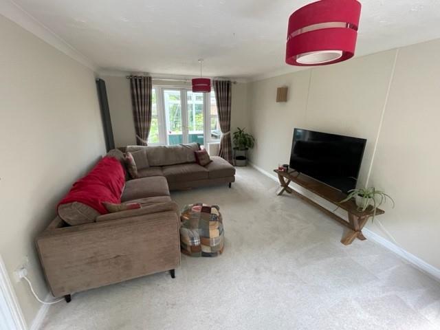 Living Room 1.jpg