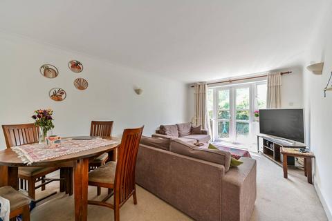 1 bedroom flat for sale, Samuel Gray Gardens, Kingston, Kingston upon Thames, KT2
