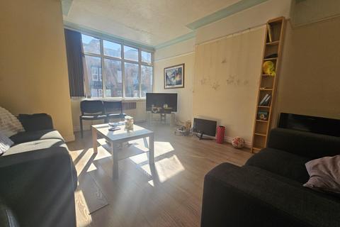 3 bedroom house to rent, Manor Terrace, Leeds LS6