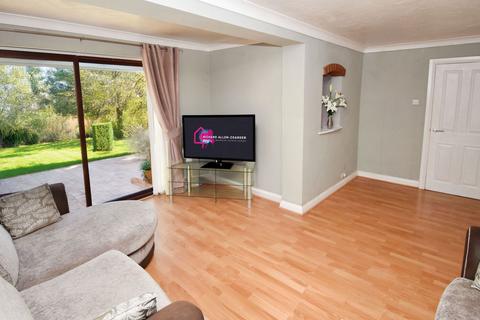 undefined, Madeley Road, Kingswinford DY6