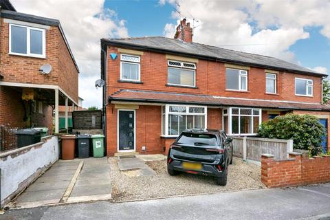 3 bedroom semi-detached house for sale, Merton Gardens, Farsley, Pudsey, West Yorkshire