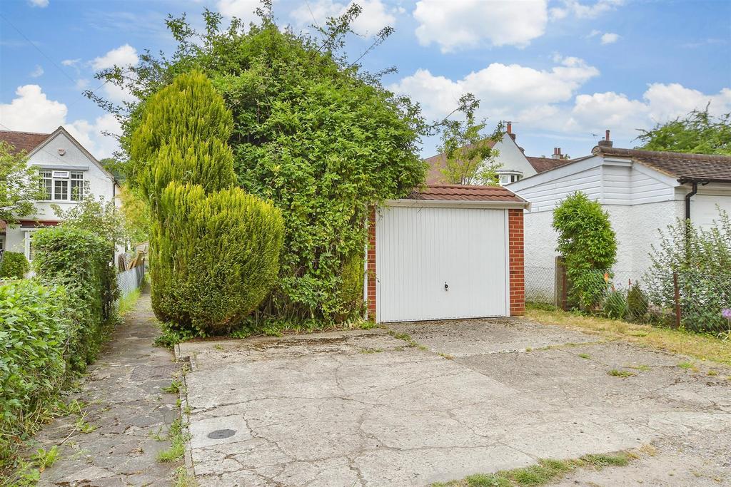 Driveway/Parking