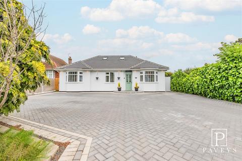 3 bedroom detached bungalow for sale, Kirby Road, Walton On The Naze