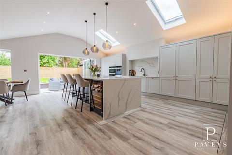 3 bedroom detached bungalow for sale, Kirby Road, Walton On The Naze