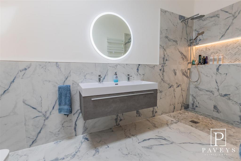 En suite shower room