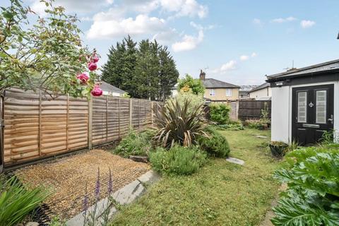 2 bedroom maisonette for sale, Woking,  Surrey,  GU21