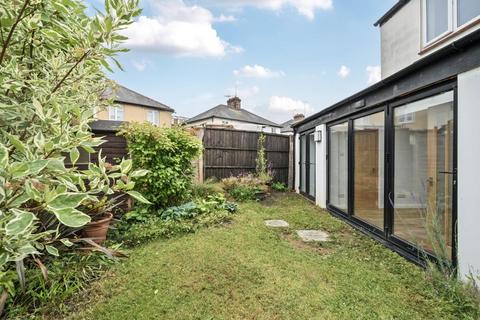 2 bedroom maisonette for sale, Woking,  Surrey,  GU21