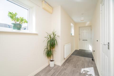 2 bedroom flat for sale, St Helena Avenue, Newton Leys, Milton Keynes, MK3