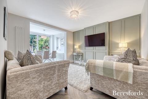 305 Corbets Tey Road, Upminster, RM14 2DE