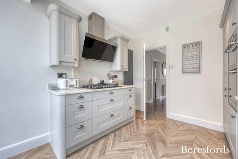 305 Corbets Tey Road, Upminster, RM14 2DE