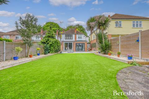 305 Corbets Tey Road, Upminster, RM14 2DE