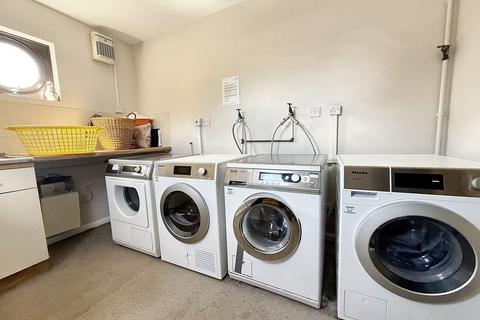 1 bedroom flat for sale, Verona Close, Uxbridge, UB8