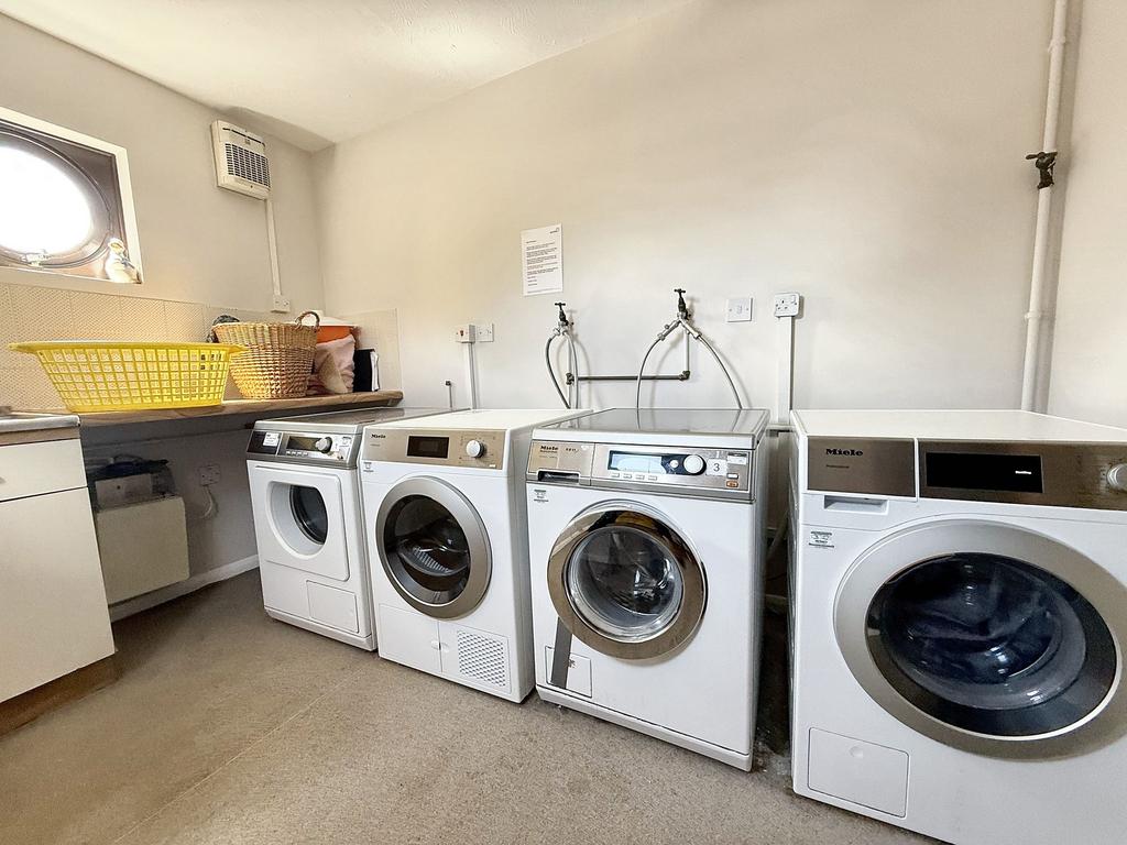 Utility room, utility