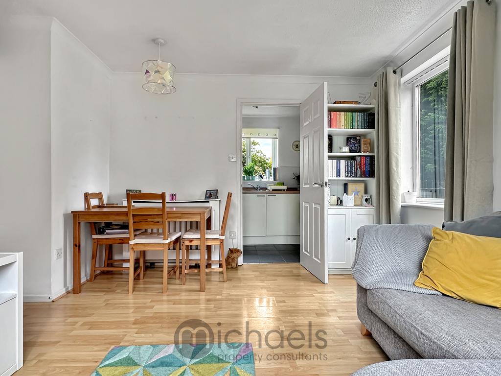 Living Room/Dining Area