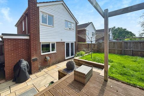 12 Bickleigh Close, Exeter, EX4 8QB
