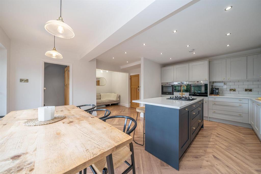 11-Chambersbury-Lane-03599.jpg