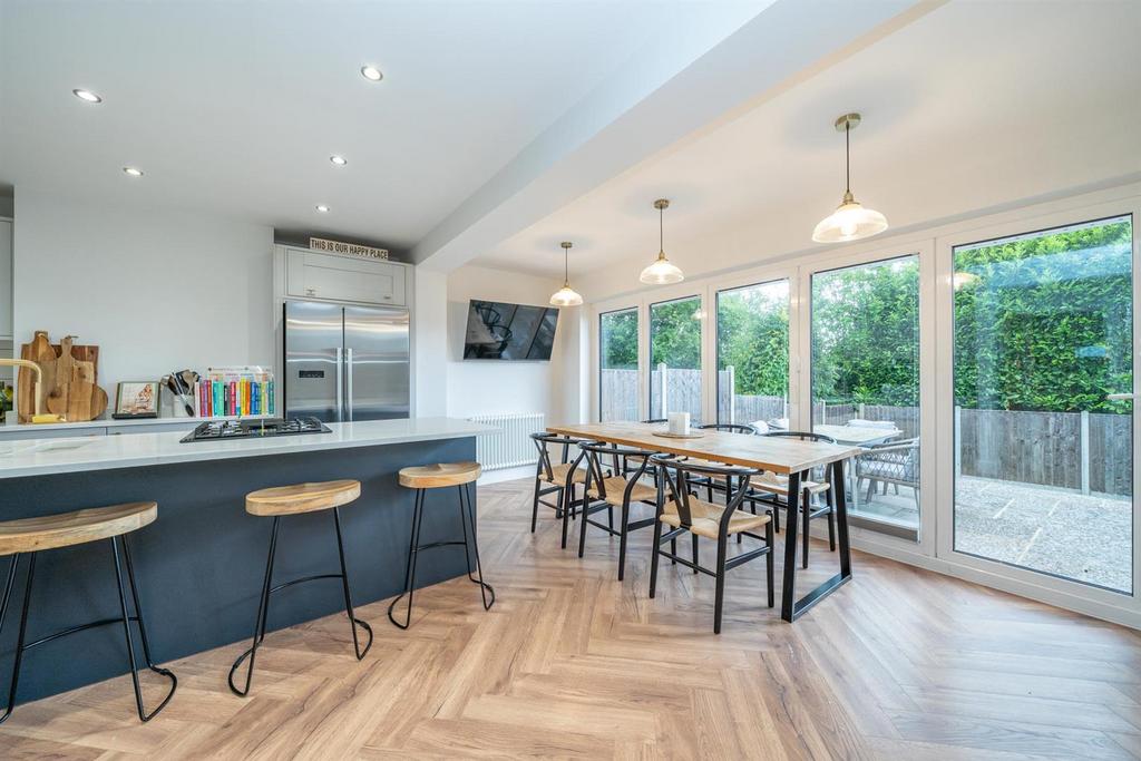 11-Chambersbury-Lane-03577.jpg