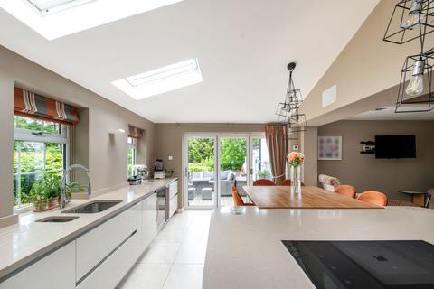 3 Cartmel Close, Reigate, RH2 0LS