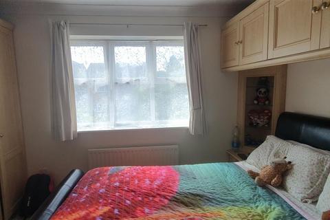 294 Westmacott Drive, Feltham, TW14 9XA