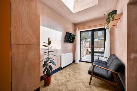 70 Howard Road, Bromley, BR1 3QJ