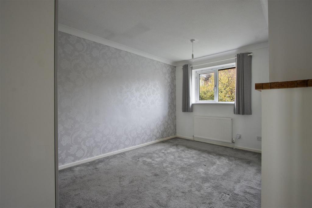 Bedroom 1.jpg