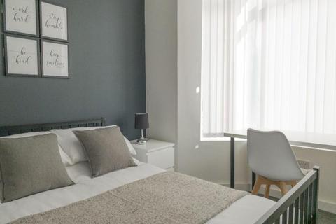 6 bedroom terraced house to rent, Ossory Street, Manchester M14