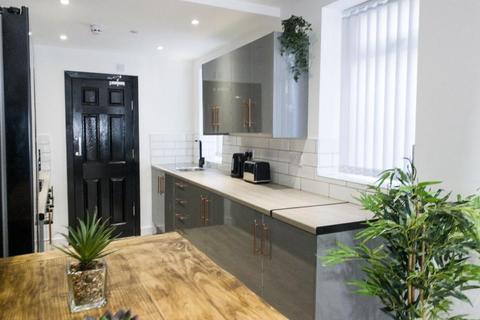 6 bedroom terraced house to rent, Ossory Street, Manchester M14