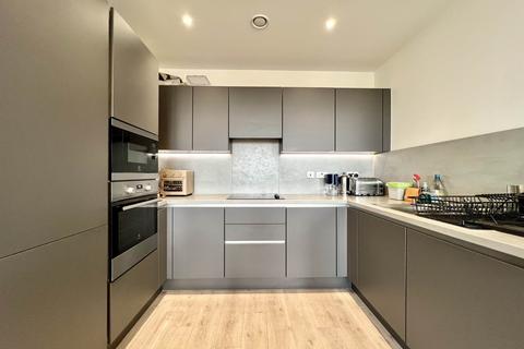 2 bedroom flat for sale, Lyall House, Shipbuuiding Way, E13 9DW