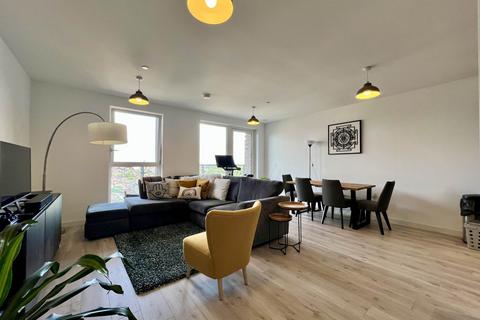 2 bedroom flat for sale, Lyall House, Shipbuuiding Way, E13 9DW