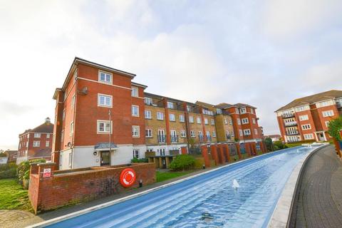 2 bedroom flat for sale, Santa Cruz Drive, Eastbourne