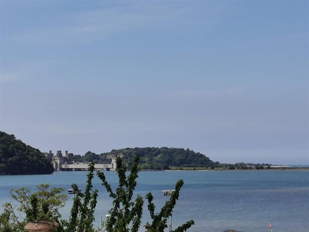 Views 3.jpg