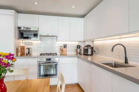 Flat 3, 50 Hacon Square, London, E8 3QY