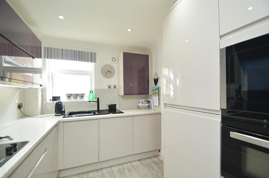 Resized Kitchen2.jpg