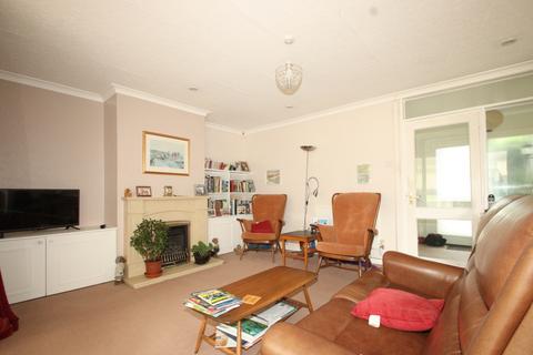 1 Bluebell Close, Orpington, BR6 8HS