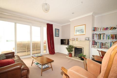 1 Bluebell Close, Orpington, BR6 8HS