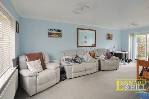 61 Cornwell Crescent, Stanford-le-hope, SS17 7DL