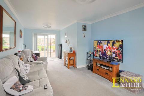 61 Cornwell Crescent, Stanford-le-hope, SS17 7DL