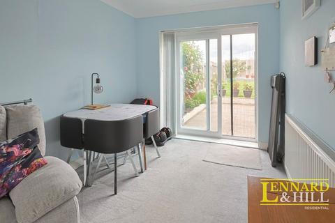 61 Cornwell Crescent, Stanford-le-hope, SS17 7DL