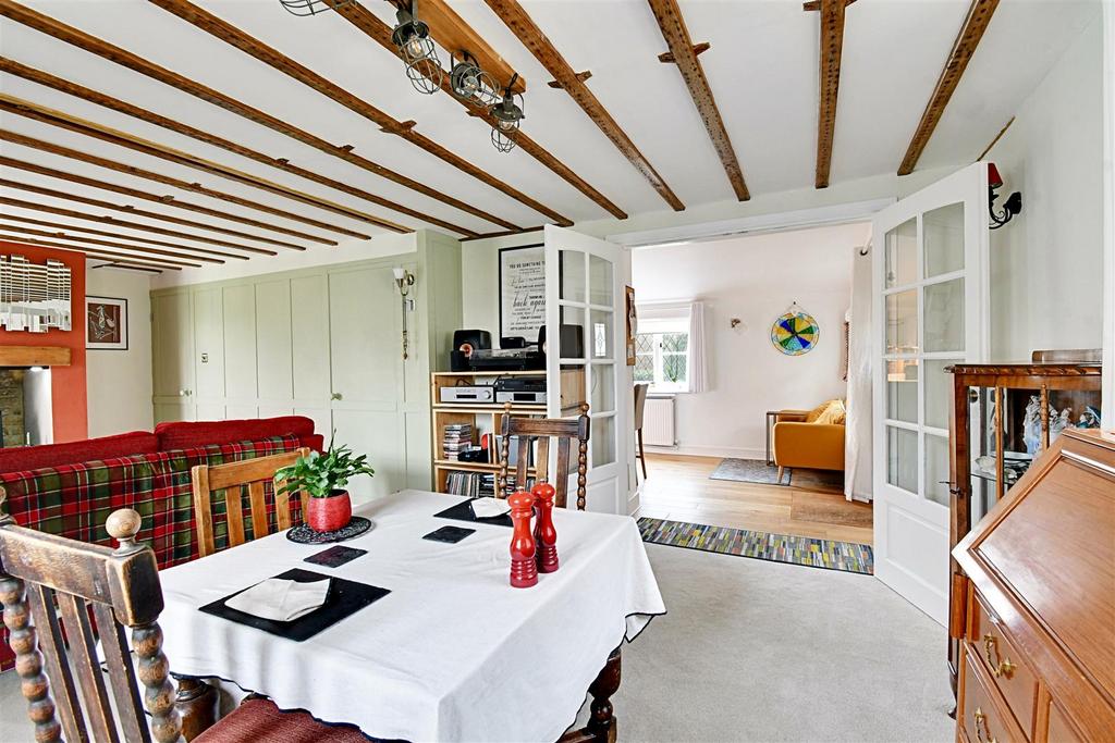 Living Room 4.jpg