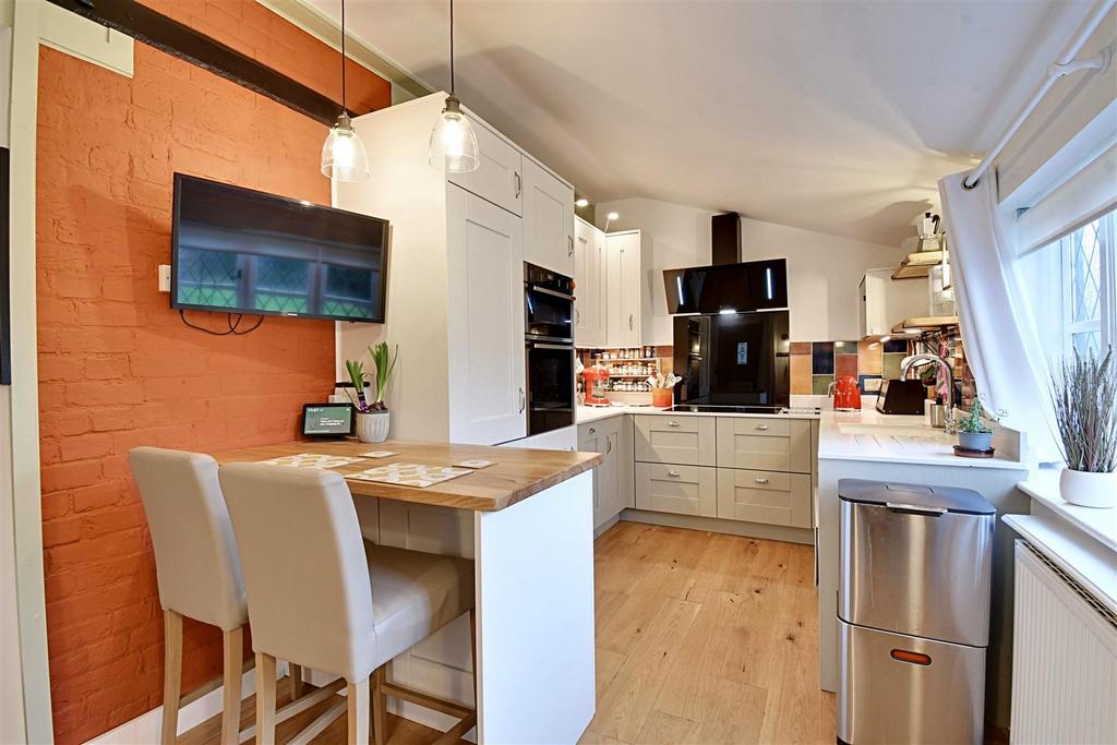 Kitchen 4.jpg