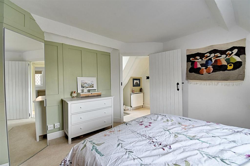 Bedroom 1 2.jpg