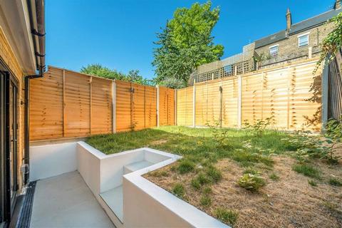 3 bedroom flat for sale, Embleton Road, London SE13