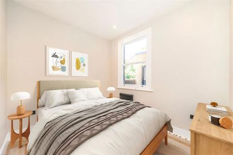 3 bedroom flat for sale, Embleton Road, London SE13