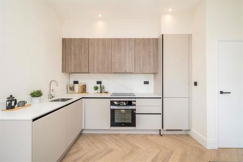 3 bedroom flat for sale, Embleton Road, London SE13