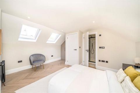 3 bedroom flat for sale, Embleton Road, London SE13