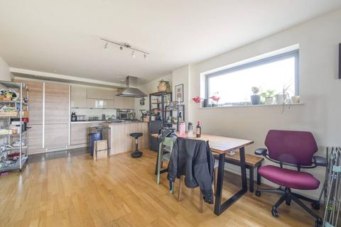 2 bedroom flat for sale, Chi Building, Crowder Street, Shadwell, London, E1