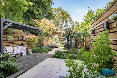 Flat 1b, 28 Coolhurst Road, London, N8 8EL