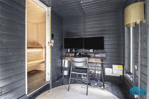 Flat 1b, 28 Coolhurst Road, London, N8 8EL