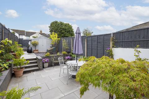 20 Greenfield Road, Folkestone, CT19 6EP