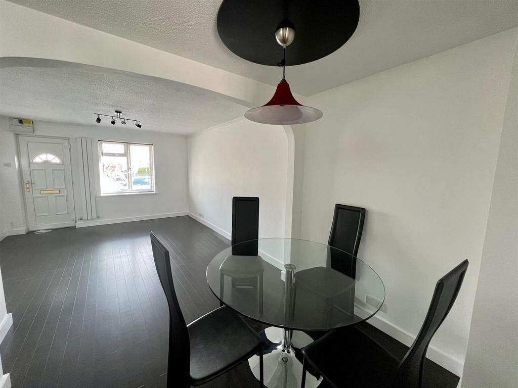 69 Upper Howsell dining - Copy.jpg